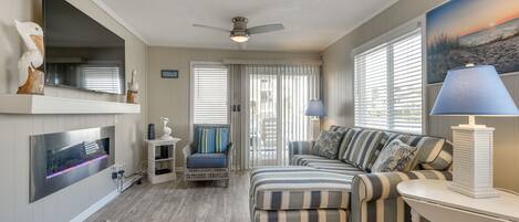 North Myrtle Beach Vacation Rental | 2BR | 2BA | 890 Sq Ft | 3 Steps to Enter