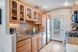 Fully Equipped Kitchen with Stainless Steel Appliances