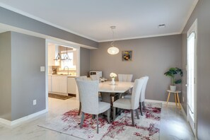 Dining Area | Dining Table | Dishware/Flatware