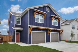 Exquisite exterior design brand new construction!