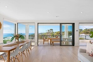 Take your pick, indoor or outdoor dining