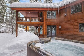 After an exhilarating day on the slopes, soak your cares away in the private hot tub! Enjoy peaceful forest views and the warmth of relaxation with family and friends.