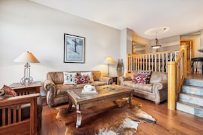 Living Room - Elk Ridge 432 - Breckenridge Vacation Rental
