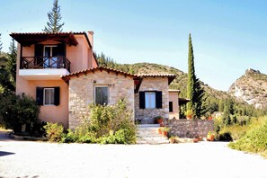 Facade of the property