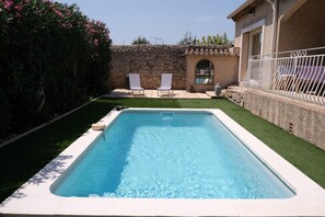 Holiday rental MOURIÈS Provencal farmhouse for rent private pool
