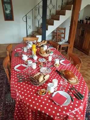 Salle à manger Gîte la maison des Pommiers