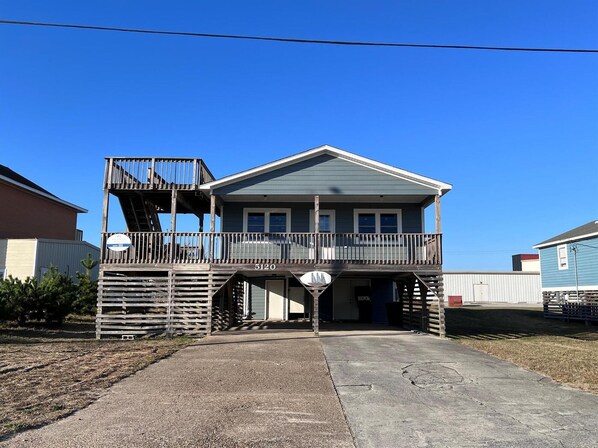 ,Front Elevation,
