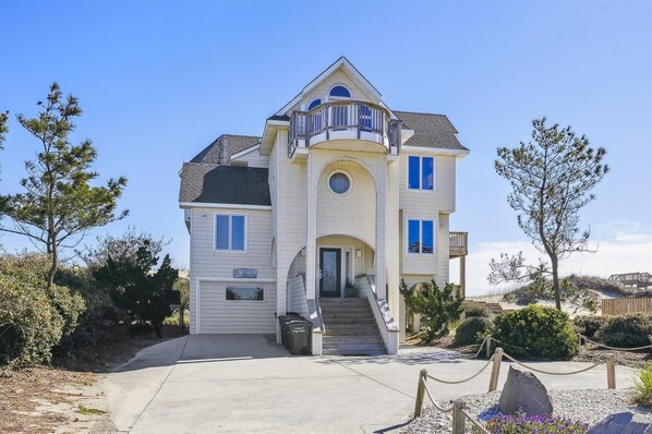 ,Front Elevation,