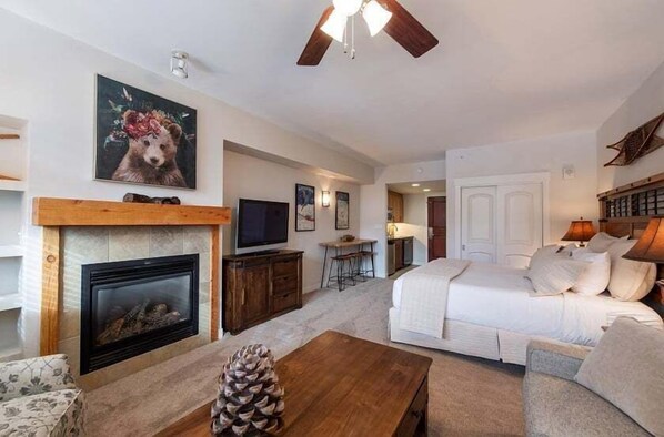 Fireplace, Indoors, Home Decor, Lamp, Screen