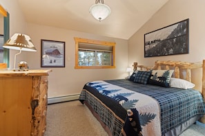 Upstairs Bedroom- King Bed (1)