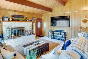 Living Room | Main Level | Fireplace | Smart TV w/ Cable