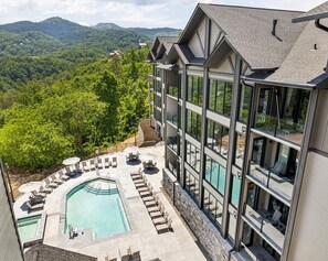 Gatlinburg Condo Vacation Rental near Dollywood