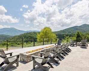 Gatlinburg Condo Vacation Rental near Dollywood