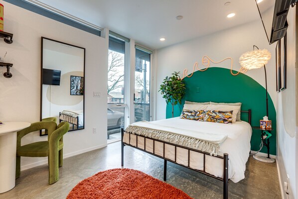 Sacramento Vacation Rental | Studio | 1BA | 3 Steps Required | 400 Sq Ft