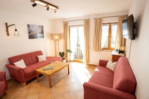 Whg 7, 100qm, 2 Schlafzimmer, Balkon-Wohnbereich