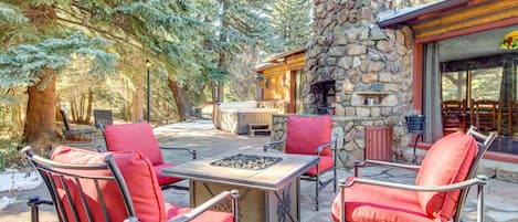 Idaho Springs Vacation Rental | 3BR | 3.5BA | 1 Step Required | 1,891 Sq Ft