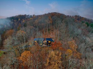 20 minutes outside Pigeon Forge.