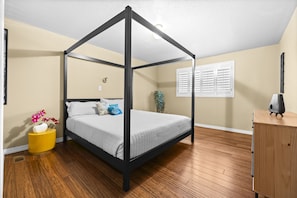King Size Bed for Spacious Comfort