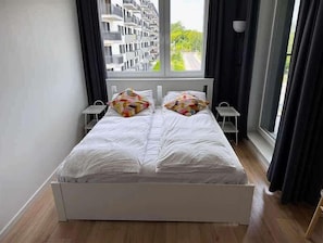 Comfortable double bed 