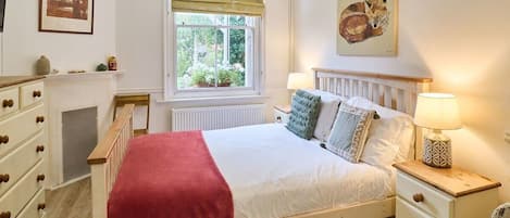 The Cabin, Canterbury - Host & Stay