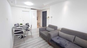 Living Room / Lounge