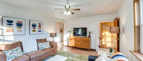 Gardiner Vacation Rental | 3BR | 2BA | 4 Steps to Enter | 1,250 Sq Ft