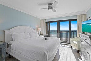 23-Huntington-By-The-Sea-404-Primary-Bedroom