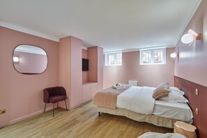 Chambre avec lit double