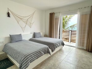 Bedroom with two Twin size beds