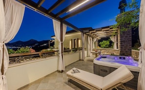 Bain à remous extérieur