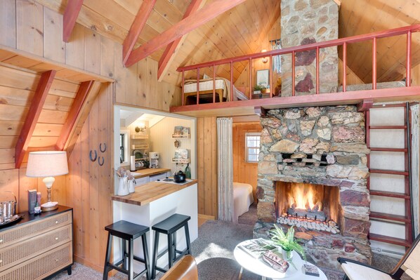 Sugarloaf Vacation Rental | 1BR | 1BA | 415 Sq Ft | Steps Required