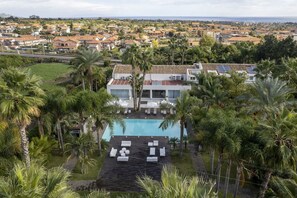 Activities, Amenities, Building Exterior, Garden, Main Entrance, Pool, Spring, Summer, Wellness