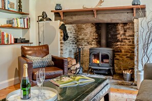 Causeway Cottage Sitting Room - StayCotswold