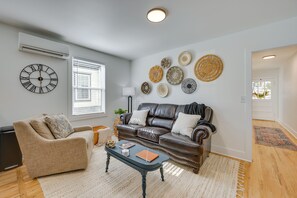Living Room | Free WiFi