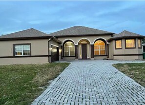 Slices of paradise.
 beautiful five bedroom two living pool with hot tub heated 