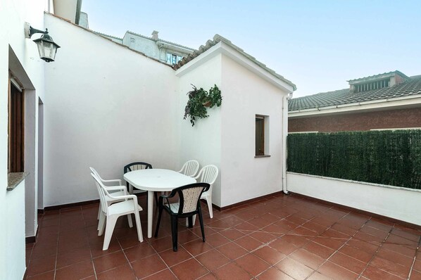 Property building,Balcony/Terrace
