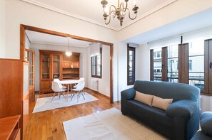 Living room,Dining area
