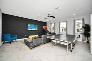Spielezimmer