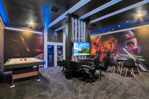 Spielezimmer