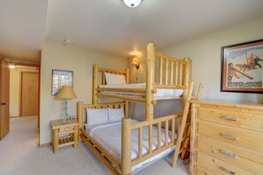 Bedroom 2 / Twin over queen Bunk Bed