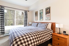 Master Bedroom - King Bed