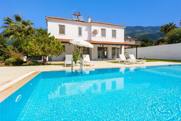 Beautiful villa with private pool and terrace