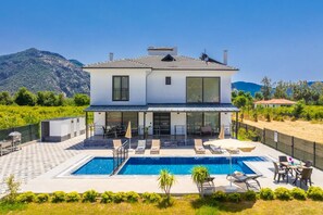 Beautiful villa with private pool and terrace