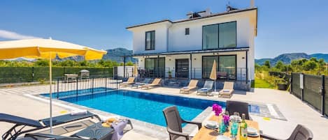 Beautiful villa with private pool and terrace