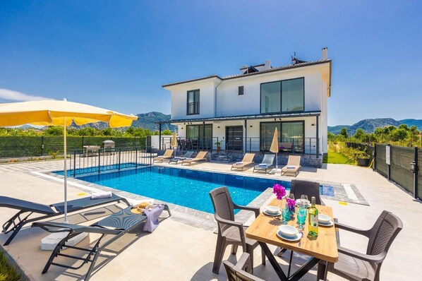 Beautiful villa with private pool and terrace