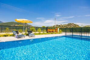 Private pool and terrace