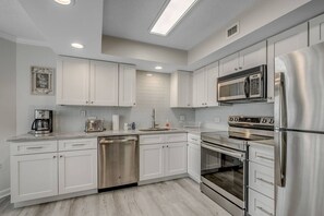 Full stock remodeled kitchen. 