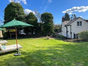 Garden with Sunloungers