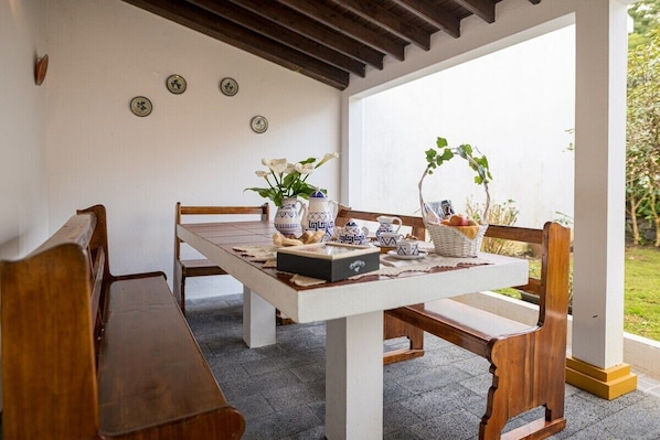 Outdoor dining