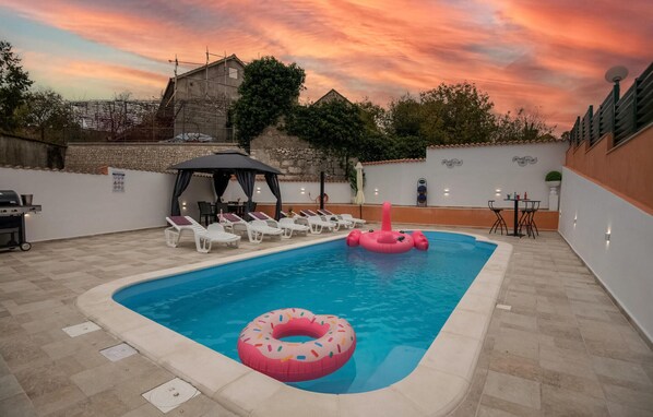 pool